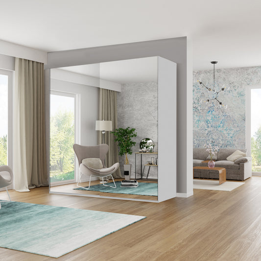 Biała lustrzana szafa przesuwna ETNA 200 w przykładowej aranżacji w jasnym, nowoczesnym pomieszczeniu z akcentami drewna. Dzięki zastosowanym dużym taflom luster pomieszczenie sprawia wrażenie dużego i przestrzennego.
