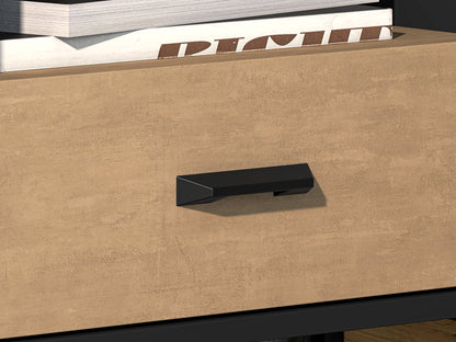 Zdjęcie przedstawiające detale frontu szuflady szafki nocnej LOFT. Nowoczesna szafka nocna w stylu LOFT dostępna jest w dmsm.pl w niskiej cenie