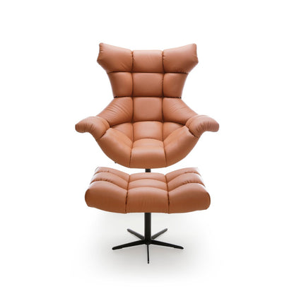 Zdjęcie przedstawiające fotel Sensi z podnóżkiem na białym tle. Skórzane meble Wersal dostępne na dmsm.pl w niskiej cenie taniej niż Agata Meble, Jysk, Ikea, Kler