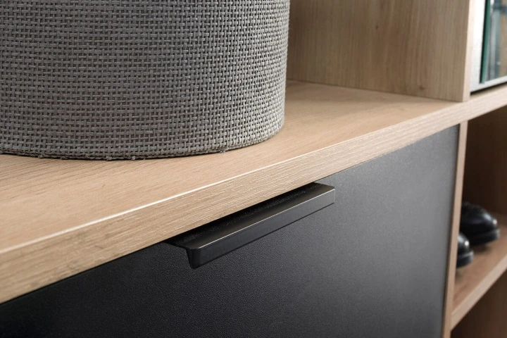 GARDEROBA DO PRZEDPOKOJU Z LUSTREM HAGA LOFT PÓŁKI