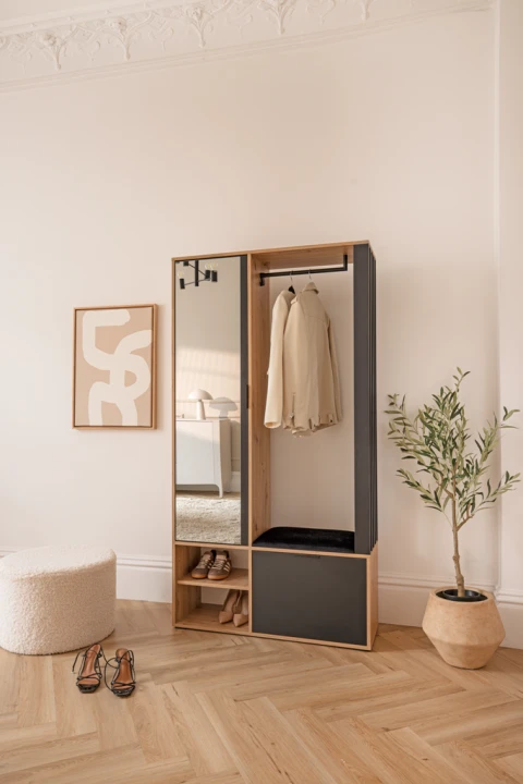 GARDEROBA DO PRZEDPOKOJU Z LUSTREM HAGA LOFT PÓŁKI
