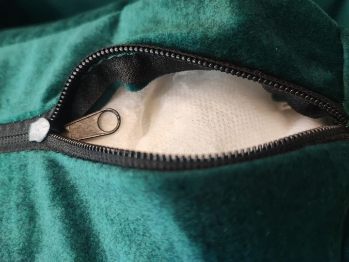 KANAPA ROZKŁADANA DO SALONU Z FUNKCJĄ SPANIA FRIDA - IDEALNA DO MAŁEGO SALONU