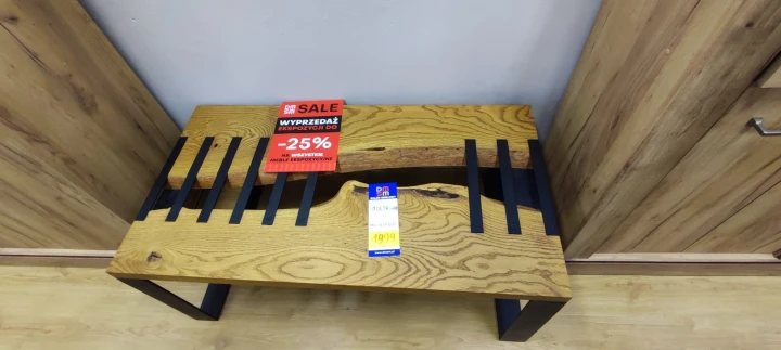 Na zdjęciu przedstawiono Ława do salonu z dębu naturalnego metalowa wstawka LOFT- EKSPOZYCJA