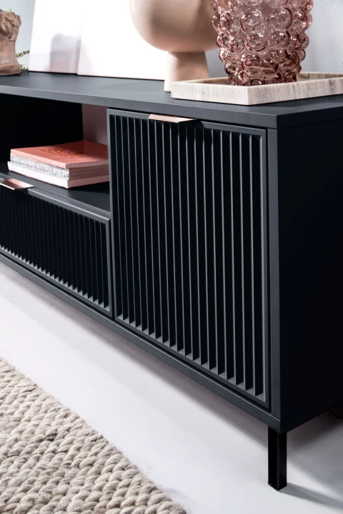 NOWOCZESNA KOMODA 135 CM RYFLOWANE FRONTY CASHMERE